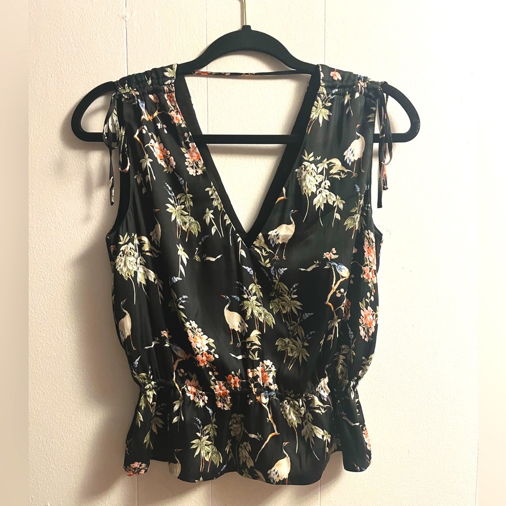 Banana Republic ~ Sleeveless, V-neck, Peplum Waist, Floral Bird Patterned Blouse